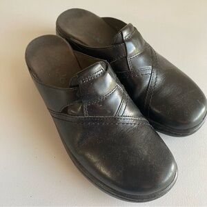 Clarks black leather slip on clogs